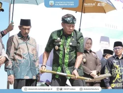 Gubernur Kalimantan Utara (Kaltara), Dr. H. Zainal A. Paliwang, S.H, M.Hum., meresmikan peletakan batu pertama Masjid Ar-Rahman