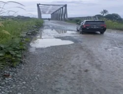 Jalan Meranti (Bulu Perindu) Menuju Jembatan PLTU Rusak Parah Padahal Dekat Pusat Kota