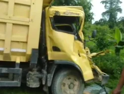 Diduga Akibat Terlalu Laju Dua Mobil Truk Tabrakan