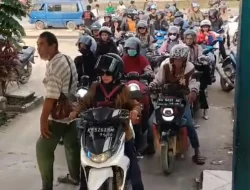 Penutupan Jalan Simpang Bulu Perindu, Menjadi Berkah Bagi Penambang Penyeberangan Tanjung Palas