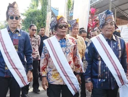 Kenakan Batik Daerah, Gubernur Kenalkan Budaya Kaltara di Karnaval The Legend of Pongtiku II 2025