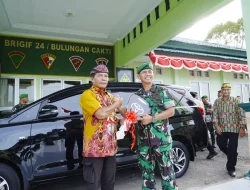 Gubernur Serahkan Hibah 1 Unit Mobil Dinas Kepada Brigif 24/Bulungan Cakti