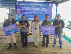 Serahkan Bantuan Speedboat, Gubernur Pesan Jaga Kawasan Hutan dan Mangrove
