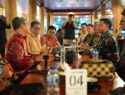Duet Maut Deddy Sitorus dan Rocky Gerung Saat Datang Kemalinau 